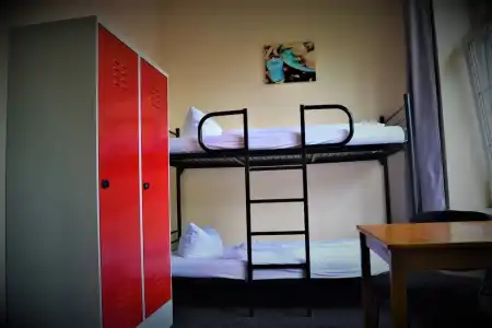 Singer109 & Hostel - 11