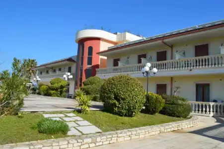 Unico Serrone Palace - 13