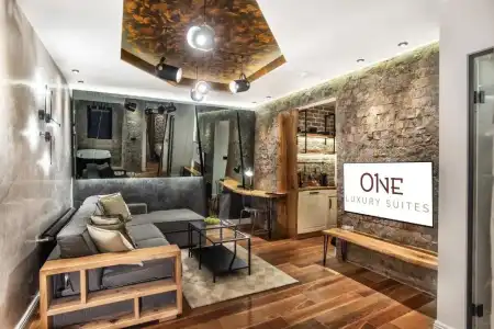 One Luxury Suites - 94