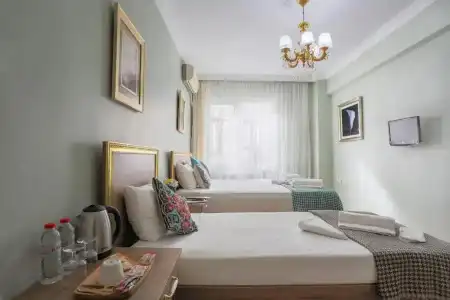 Sofia Corner - 54