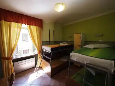 Alessandro Palace & Bar - Hostel - 2