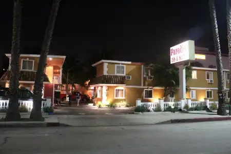 Paradise Inn & Suites - 11