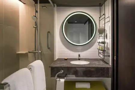 DoubleTree by Hilton Bangkok Ploenchit - 18