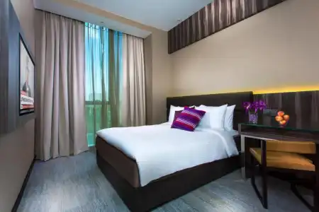 Aqueen Paya Lebar - 40