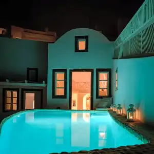 Above Blue Suites - 30