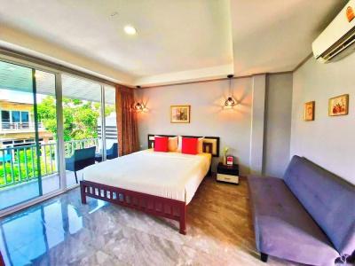 At Koh Larn Resort - 131