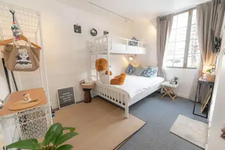 Oon Poshtel - 40