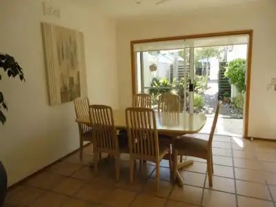 Noosa Entrance Waterfront Resort - 386