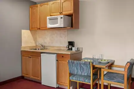 Quality Inn & Suites - 31