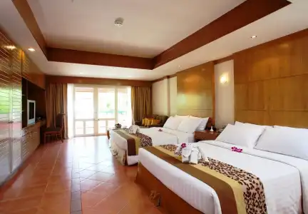 Horizon Patong Beach Resort & Spa - 3