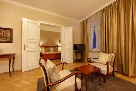 Hunger Wall Residence - 18