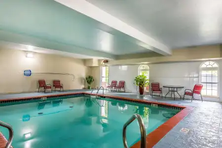 Quality Inn & Suites - 11