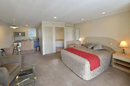 Brougham Heights Motel - 5