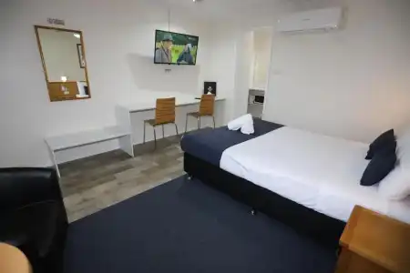 Reign Inn Newcastle - 122