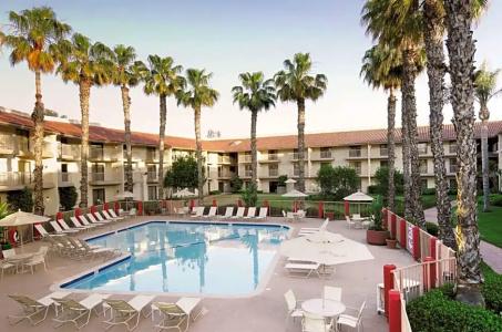 DoubleTree by Hilton Bakersfield - 64