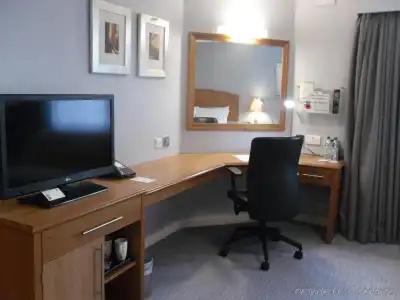 Holiday Inn Manchester West by IHG - 4