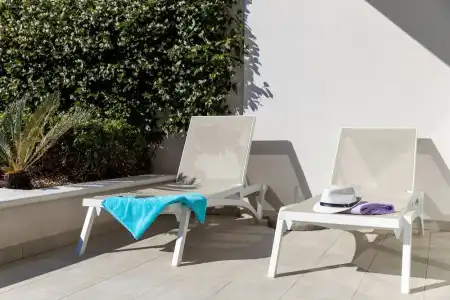 Romana Beach Apartments - 19