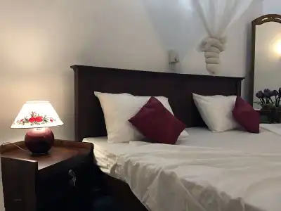 Central Beach Inn - 2