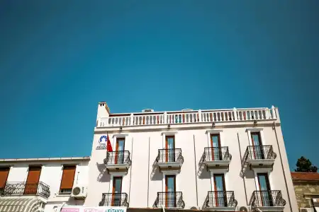 Menendi Otel - 0