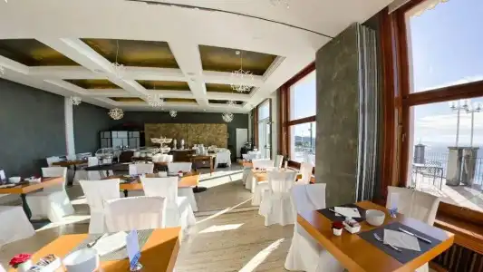Riviera & Maximilians - 7
