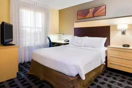 TownePlace Suites by Marriott Pensacola - 11