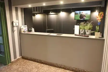 SL'otel - Budget - 0