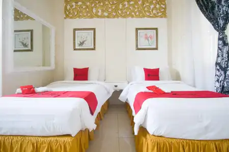 RedDoorz Plus near Discovery Shopping Mall Bali - 20