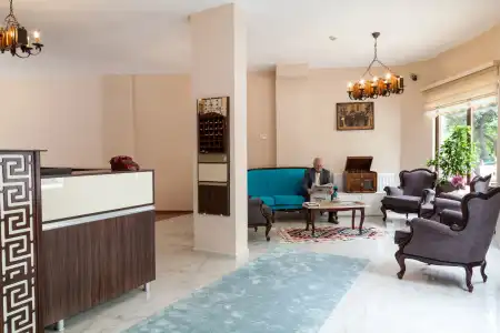 Lal Bursa - 4