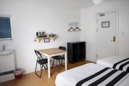 Refurinn Reykjavik Guesthouse - 18