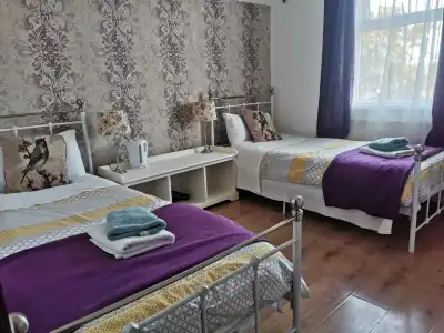 Adams Guest House - 4