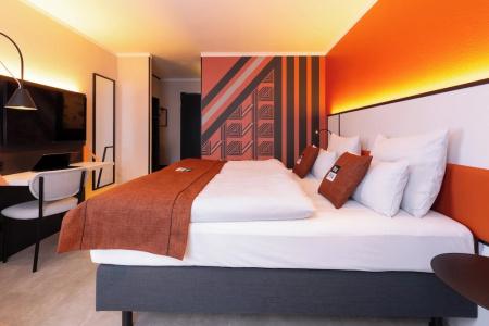 Holiday Inn - the niu, BLADE SOLINGEN by IHG - 34