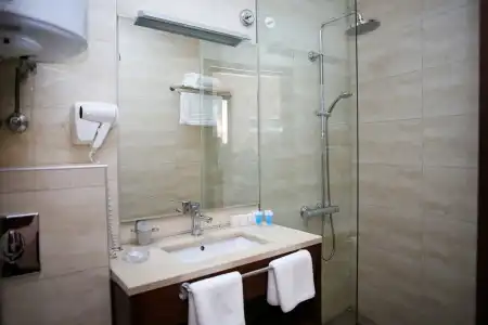 Corner Inn - 10