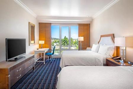 DoubleTree by Hilton San Diego Bayside - 124