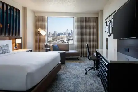 Renaissance Dallas - 79