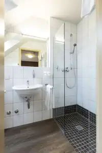 Stadthotel - 8