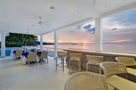 La Perle Luxury Boutique - 18