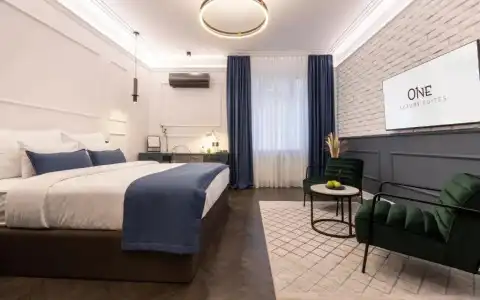 One Luxury Suites - 108