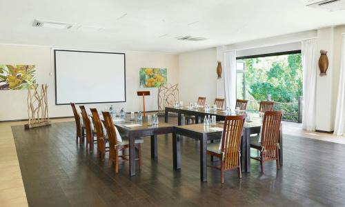 DoubleTree by Hilton Seychelles - Allamanda Resort & Spa - 36