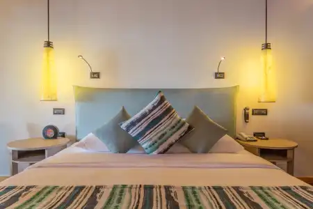 Vilamendhoo Island Resort & Spa - 9