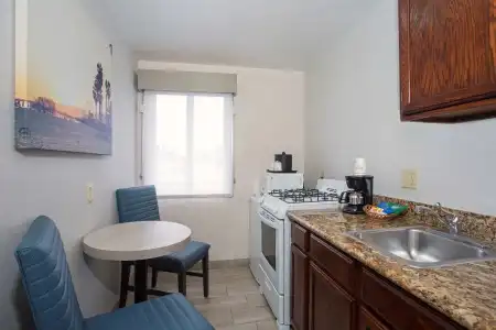 SureStay by Best Western Santa Monica - 17