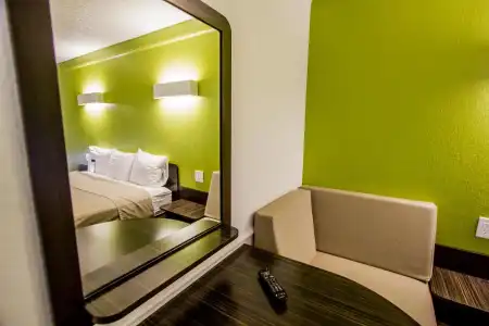 Motel 6 Austin, TX - Midtown - 3