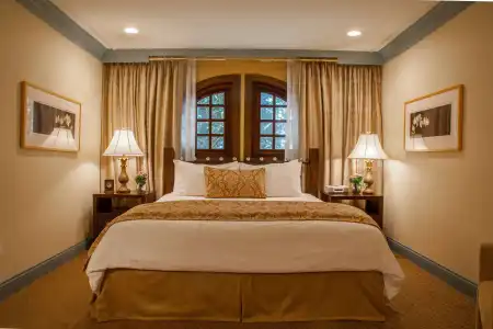 Best Western Plus Sunset Plaza - 37