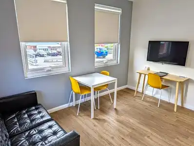 Mayfair Plaza Motel - 122