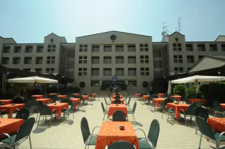Dante Family Beach Resort - 19