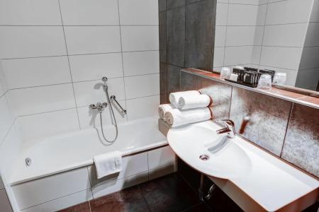 Moers van der Valk - 4