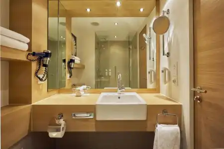 Moxy Zurich - 40