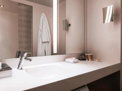 Mercure Paris CDG Airport - 8