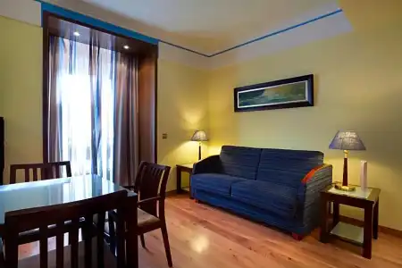 Suites Gran Via 44 Apartahotel - 57
