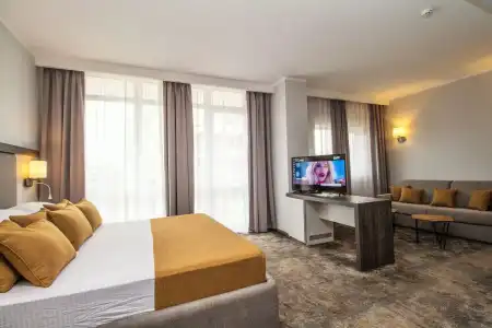 Best Western Plus Premium Inn - 51