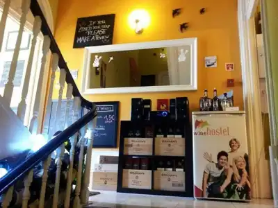 Wine Hostel - 8